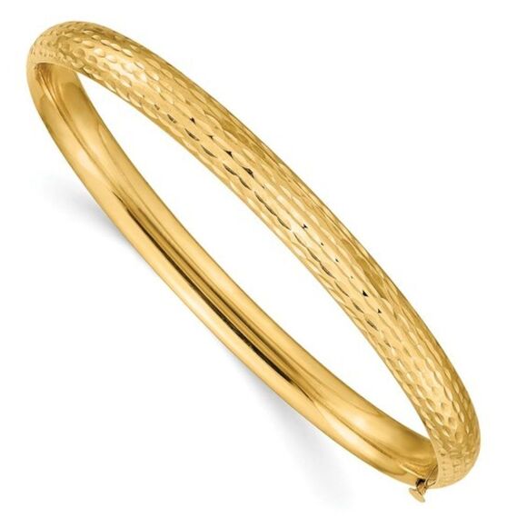 14k 4/16 Diamond-cut Fancy Hinged Bangle - Picture 1 of 3